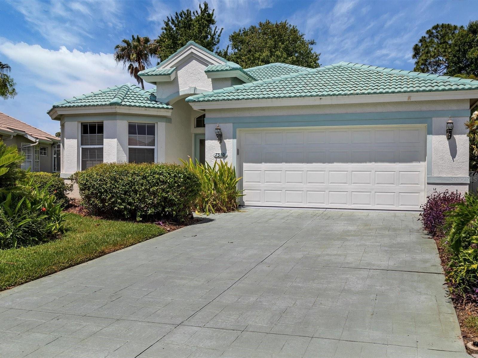 7310 DUNES CT, BRADENTON